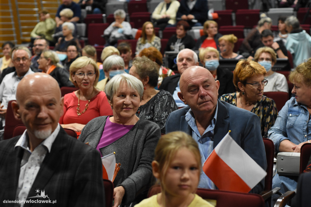 Kultura ludowa przetrwalnikiem polskości