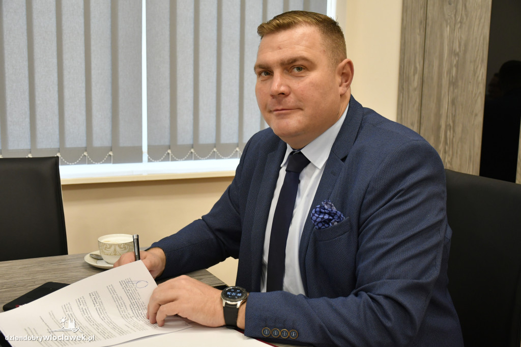 Starosta podpisał umowę na projekt drogi Lubraniec-Kruszynek