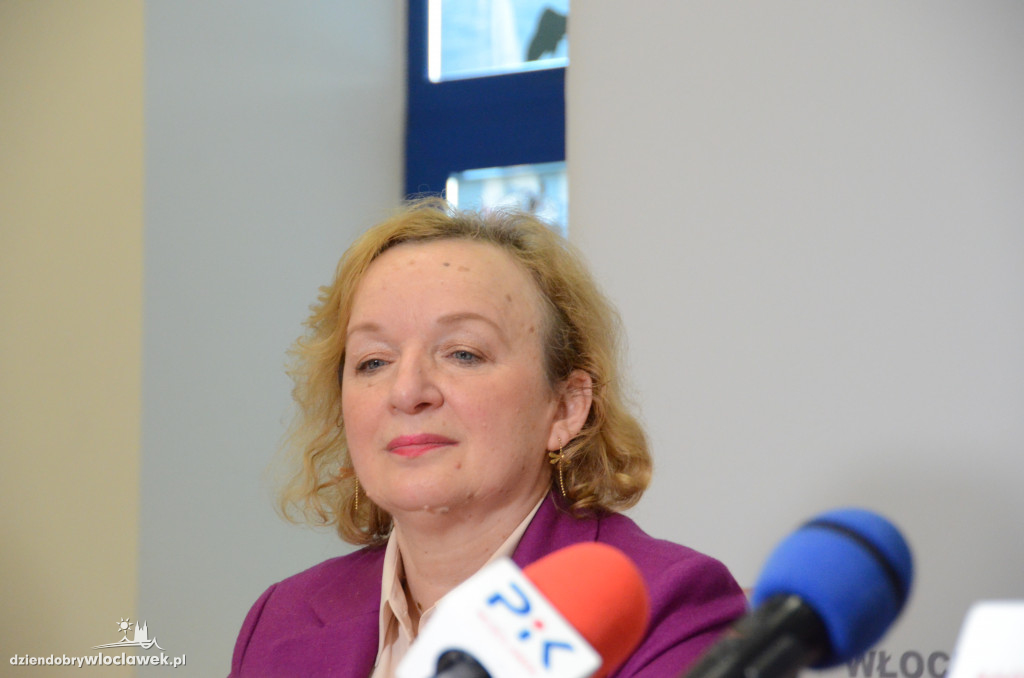 Seniorzy dostali bransoletki życia