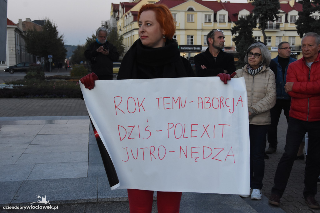 Chcą Polski w UE. Manifestacja na pl. Wolności
