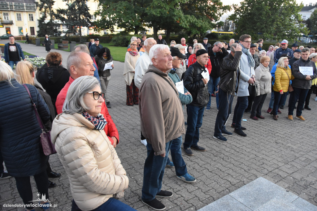 Chcą Polski w UE. Manifestacja na pl. Wolności