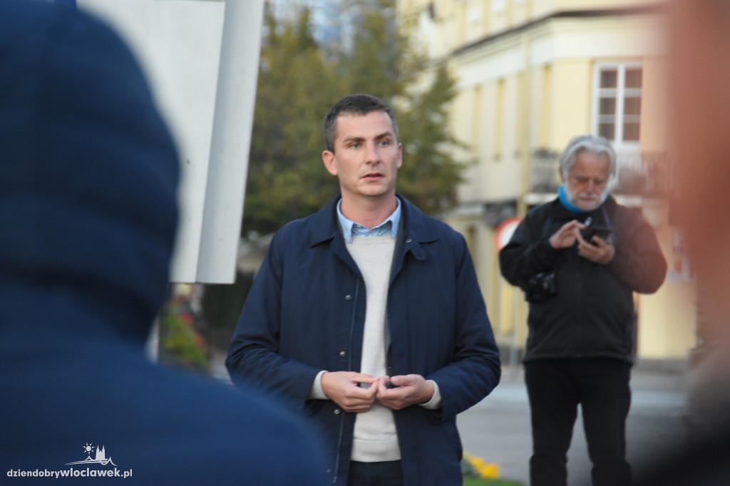 Chcą Polski w UE. Manifestacja na pl. Wolności