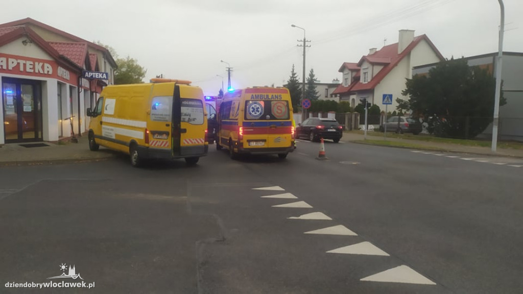 Zderzenie dwóch osobówek na Wiejskiej