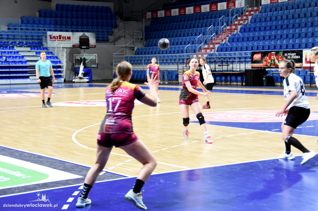 II liga: Junak Włocławek vs KKS AMW Gdynia