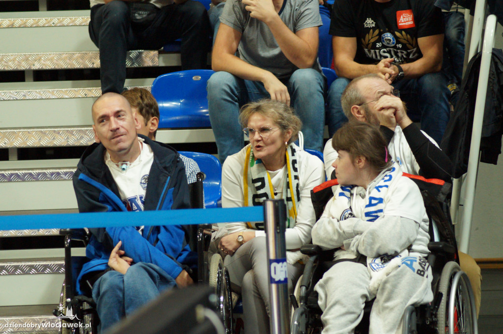 Kibice na meczu Anwil vs King