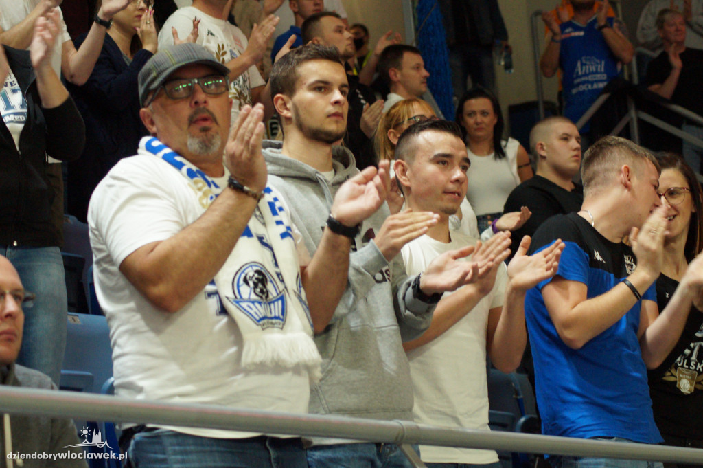 Kibice na meczu Anwil vs King