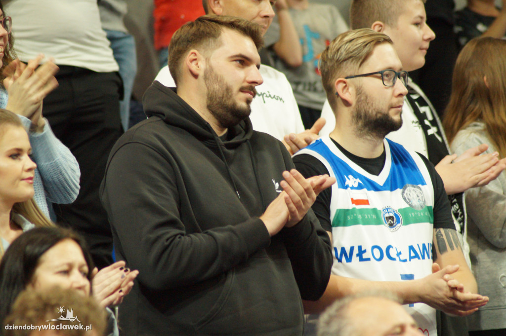 Kibice na meczu Anwil vs King