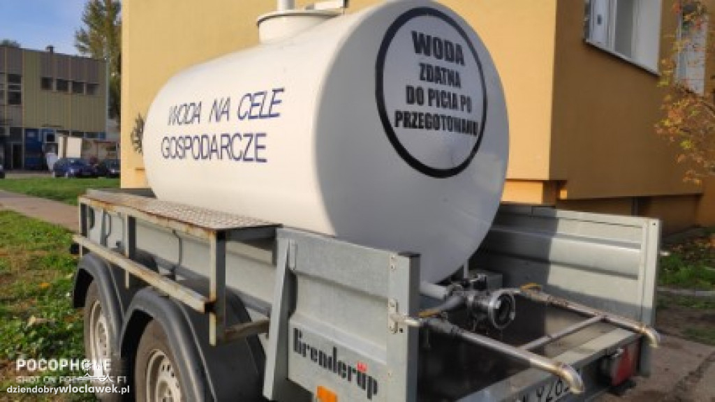 Trzy wieżowce od doby bez wody