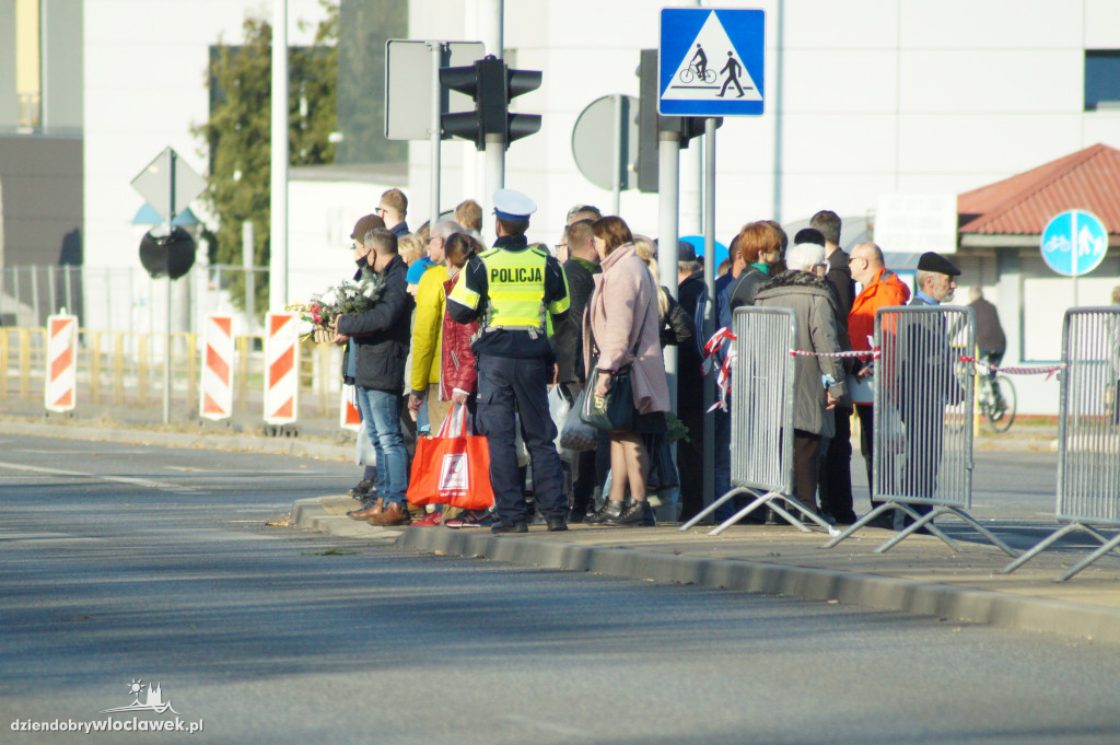 Włocławianie odwiedzają groby bliskich