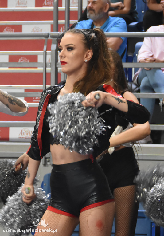 Halloweenowe cheerleaderki na meczu z MKS