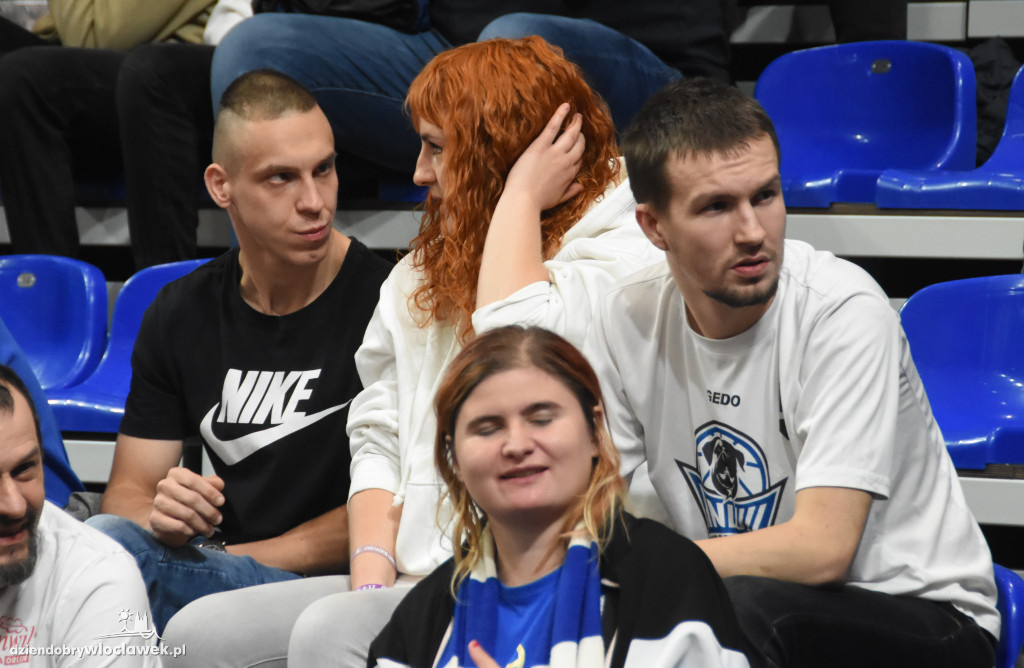 Kibice na meczu z MKS Dąbrowa Górnicza