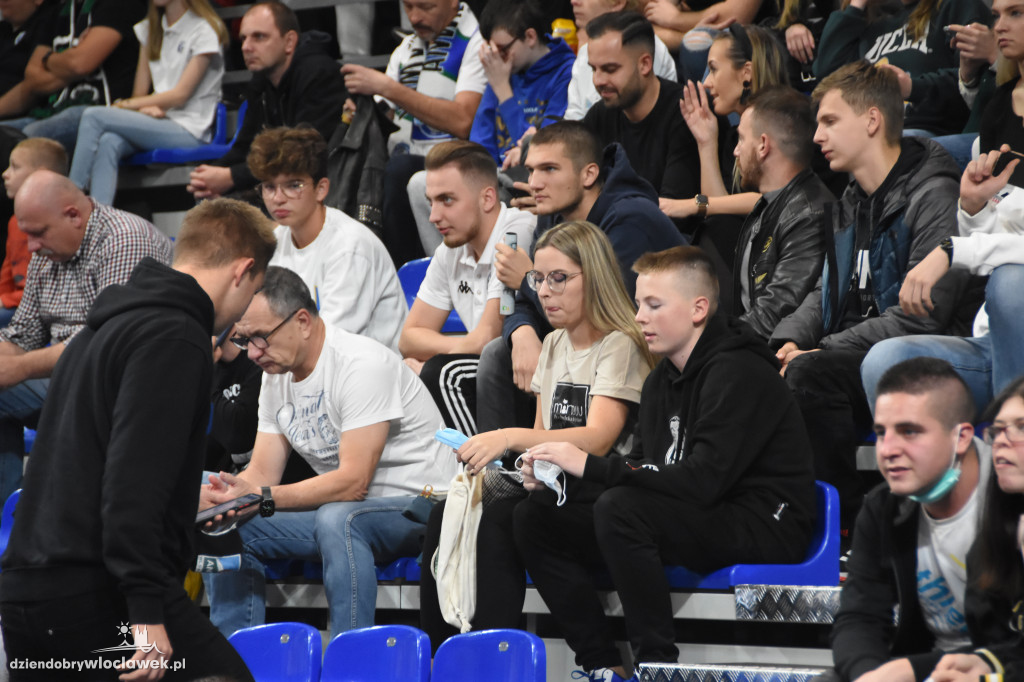 Kibice na meczu z MKS Dąbrowa Górnicza