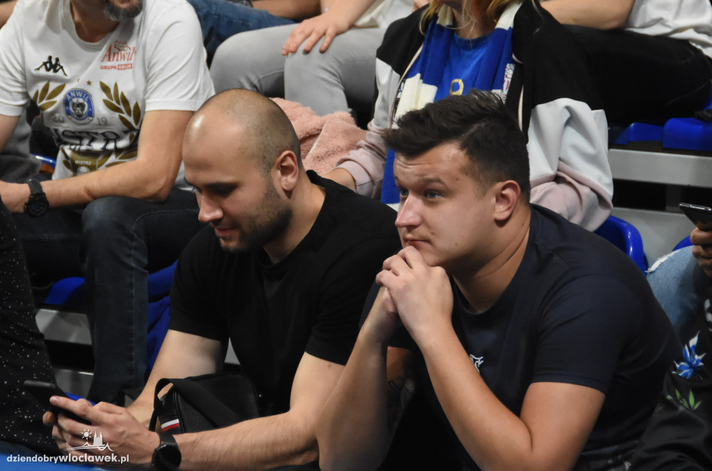 Kibice na meczu z MKS Dąbrowa Górnicza