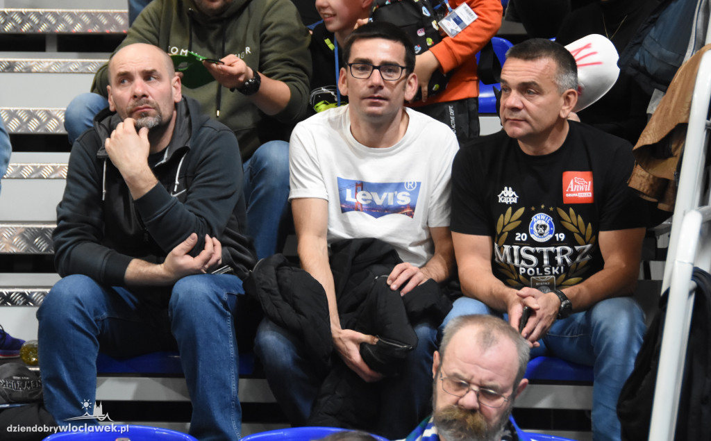 Kibice na meczu z MKS Dąbrowa Górnicza