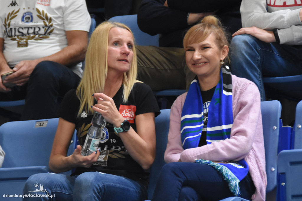 Kibice na meczu z MKS Dąbrowa Górnicza