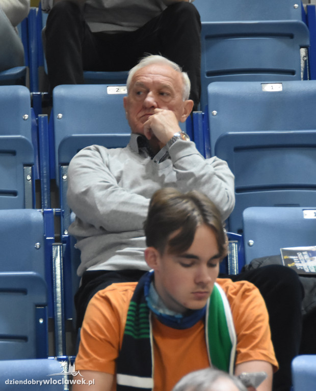 Kibice na meczu z MKS Dąbrowa Górnicza