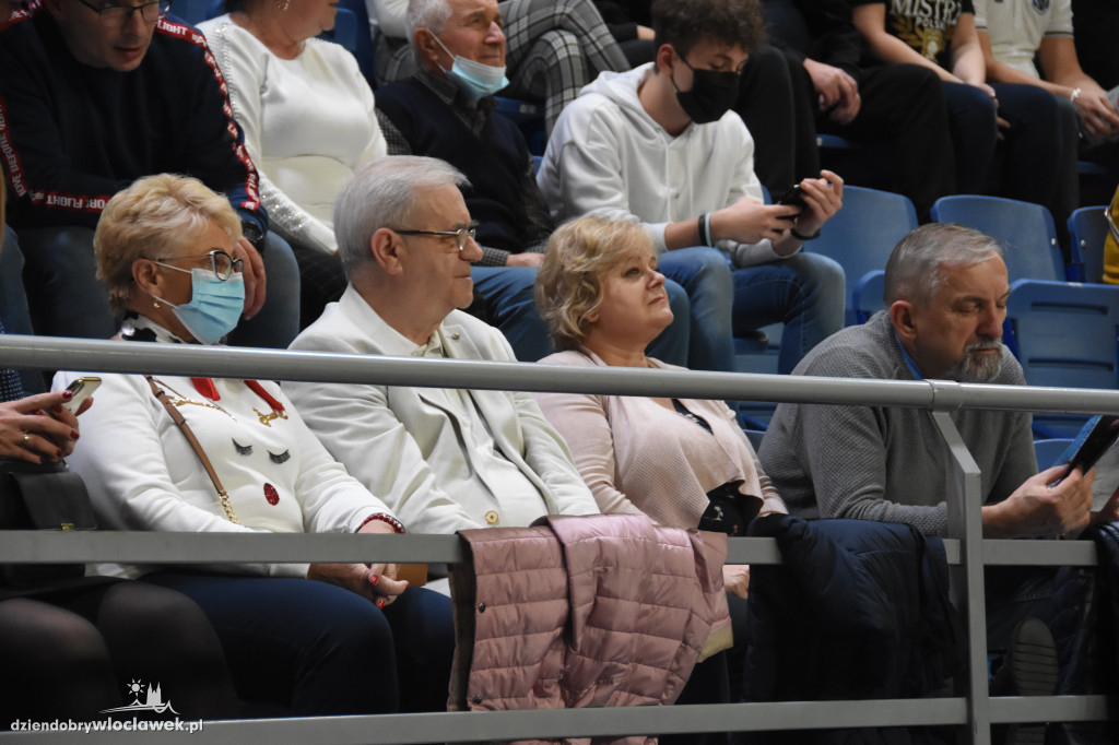 Kibice na meczu z MKS Dąbrowa Górnicza