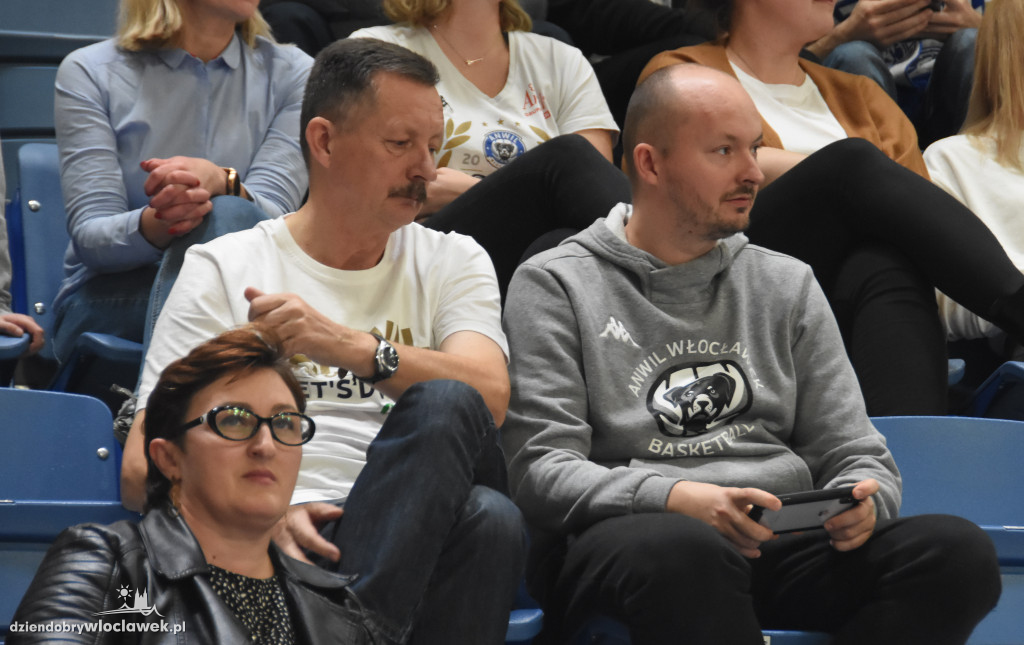 Kibice na meczu z MKS Dąbrowa Górnicza