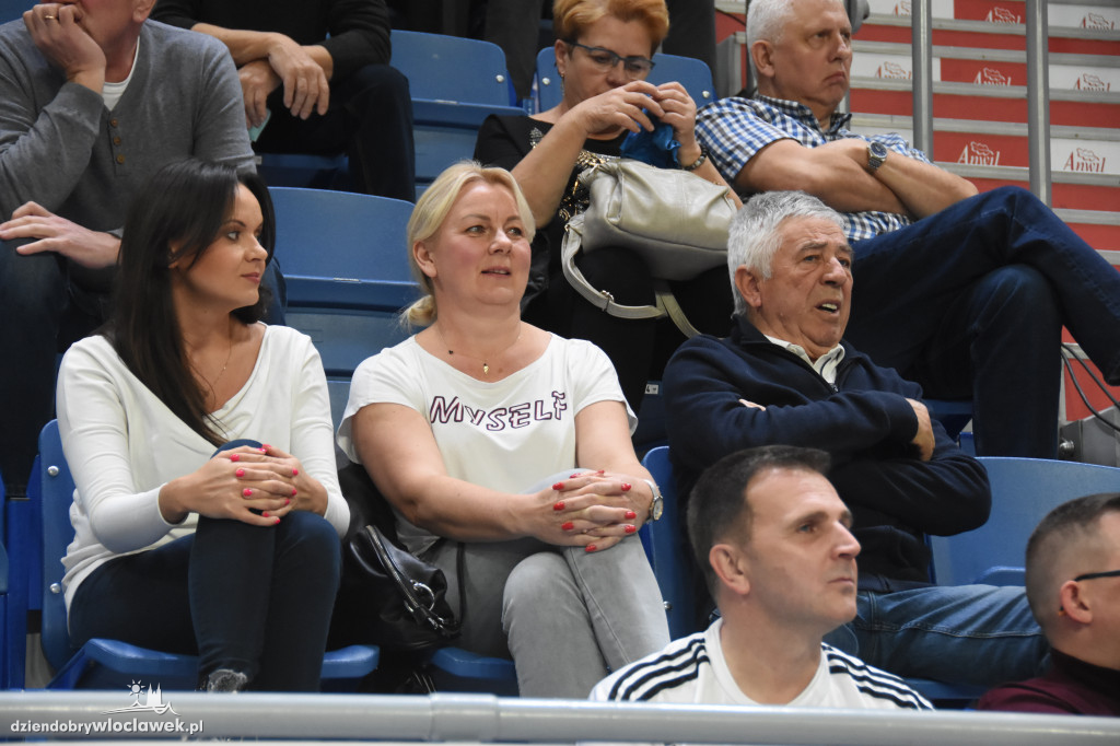 Kibice na meczu z MKS Dąbrowa Górnicza