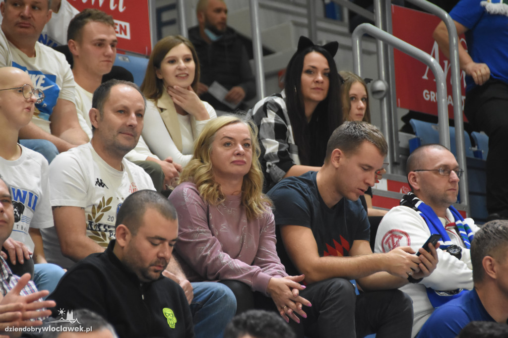 Kibice na meczu z MKS Dąbrowa Górnicza