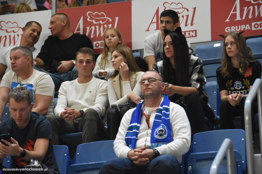 Kibice na meczu z MKS Dąbrowa Górnicza