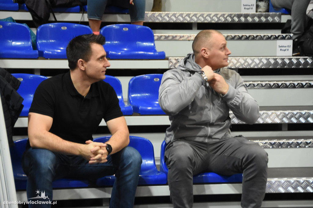Kibice na meczu z MKS Dąbrowa Górnicza