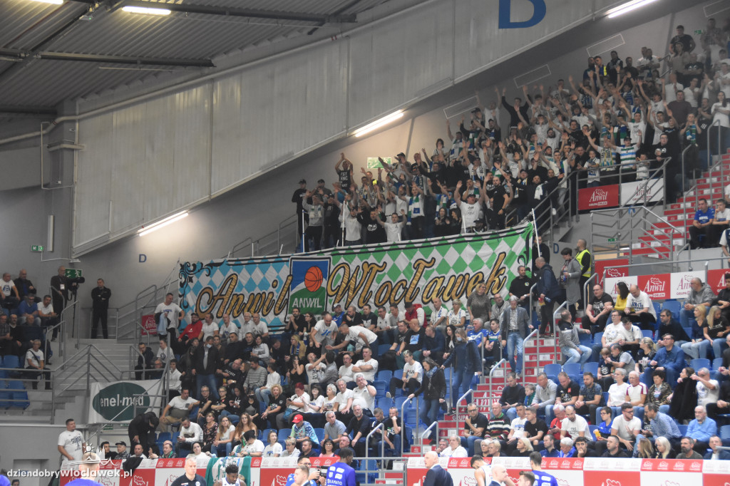 Kibice na meczu z MKS Dąbrowa Górnicza