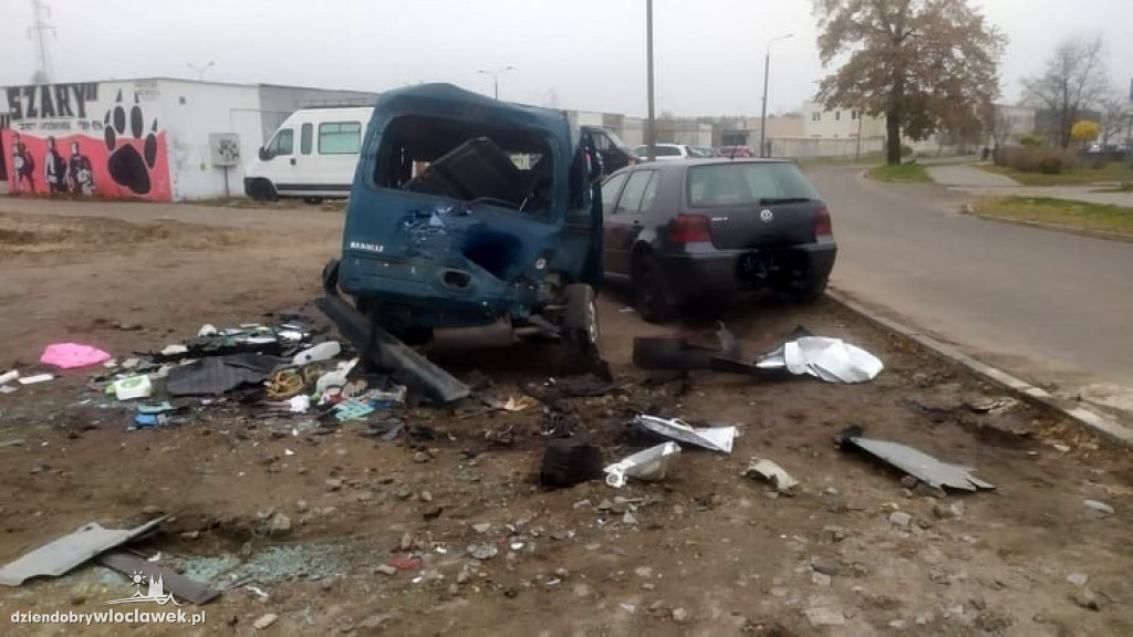 6 aut zniszczonych na parkingu na Południu