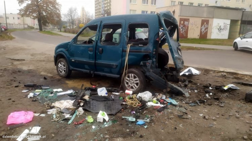 6 aut zniszczonych na parkingu na Południu