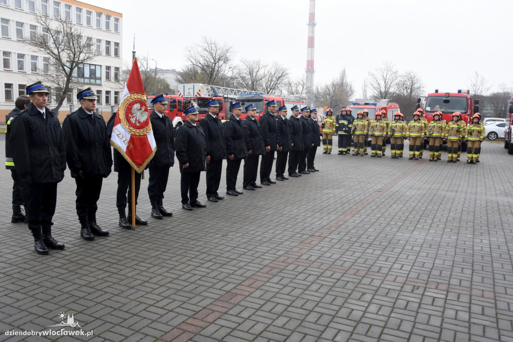 Awanse i wyróżnienia dla strażaków z Włocławka