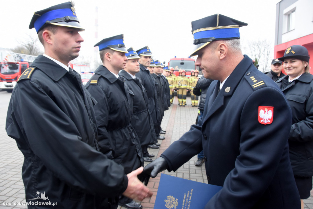 Awanse i wyróżnienia dla strażaków z Włocławka