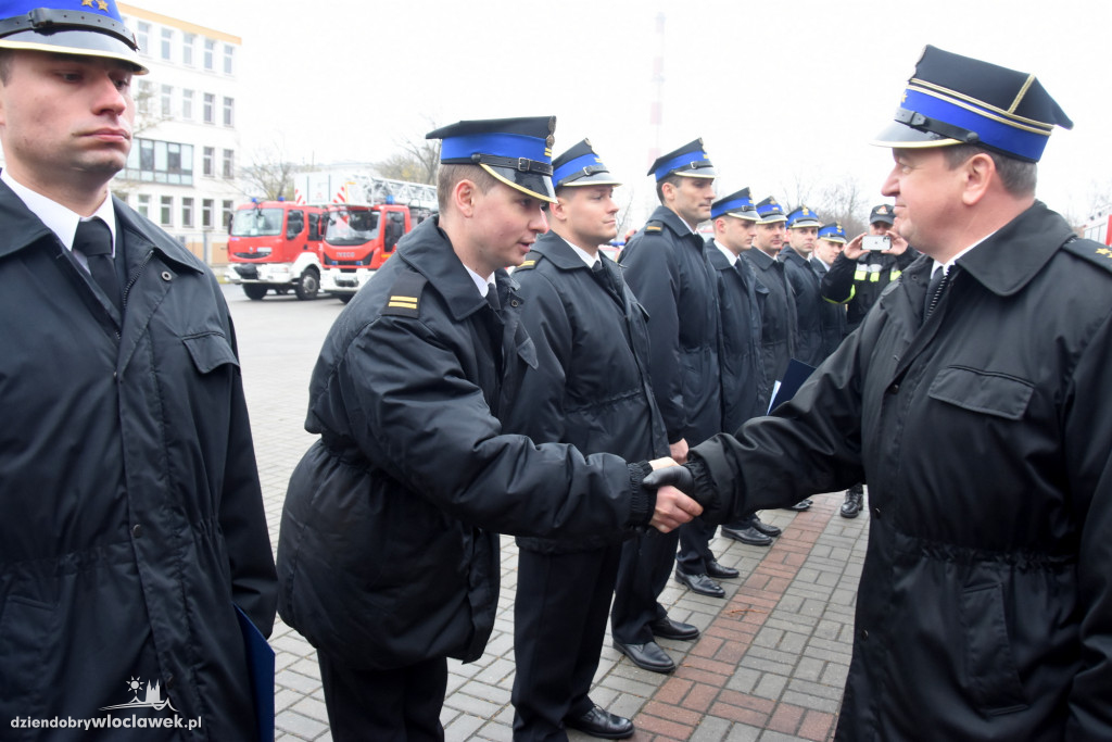 Awanse i wyróżnienia dla strażaków z Włocławka