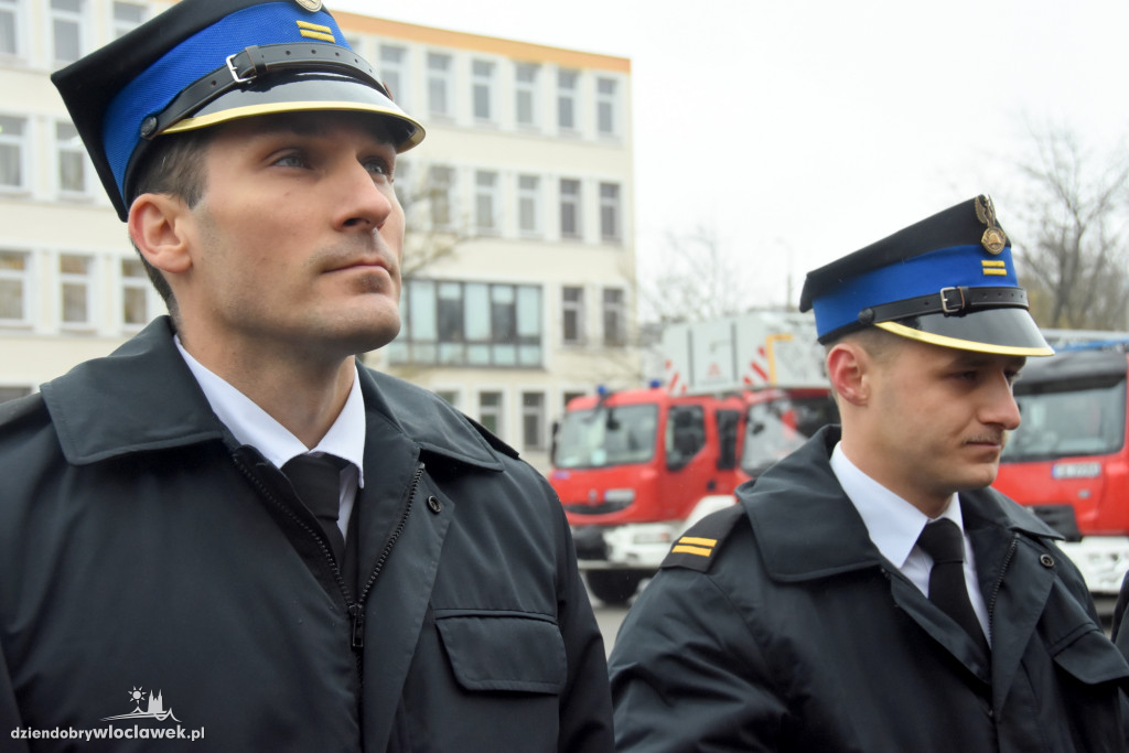 Awanse i wyróżnienia dla strażaków z Włocławka
