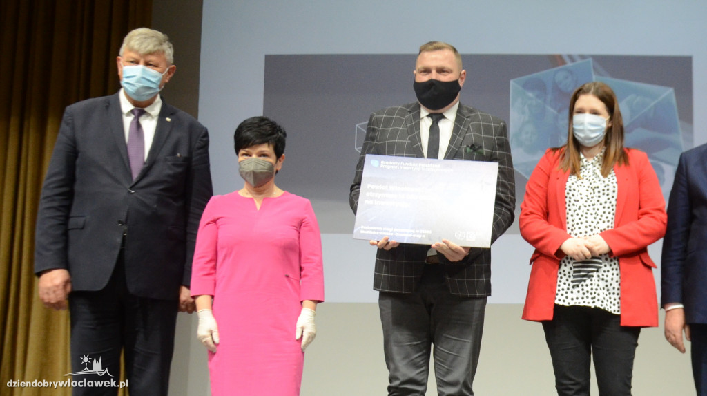 Samorządowcy odebrali promesy na inwestycje