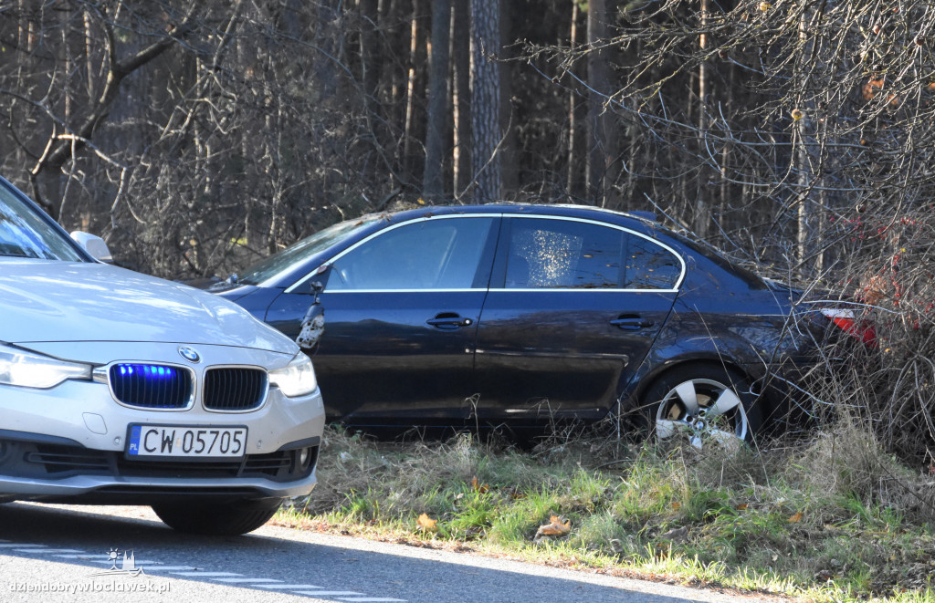 BMW dachowało. Kierowca i pasażerowie uciekli
