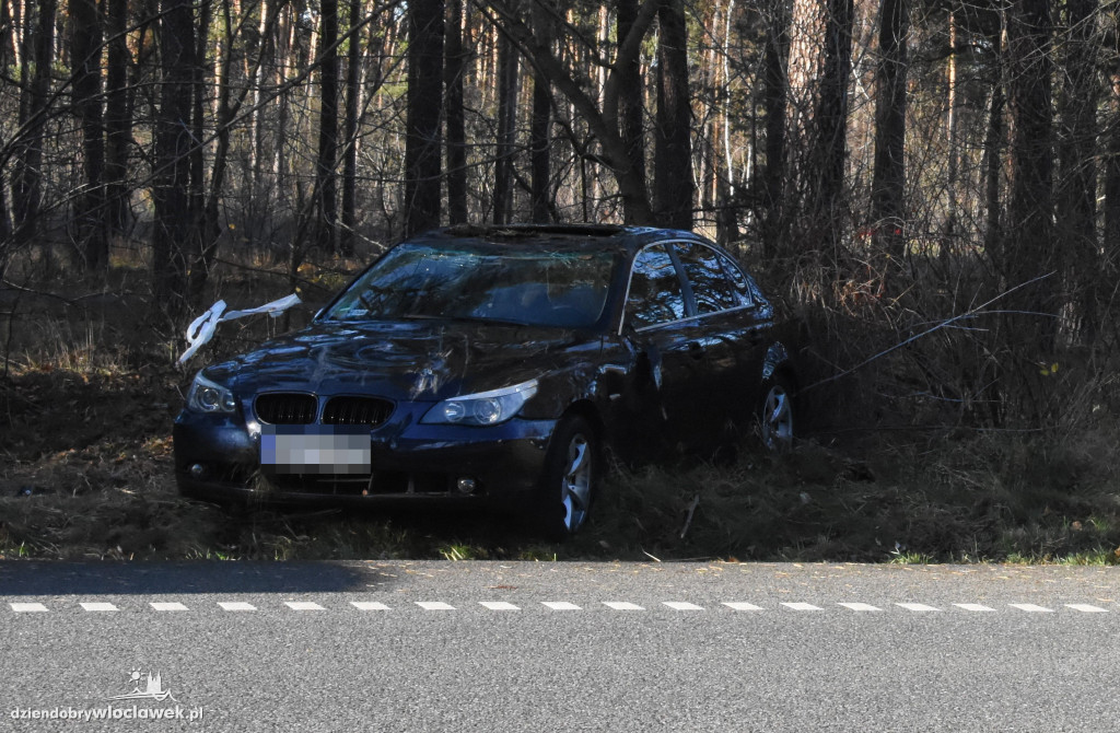 BMW dachowało. Kierowca i pasażerowie uciekli