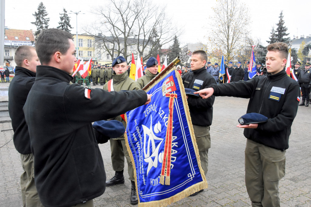 Ślubowanie kadetów ZSA na Placu Wolności