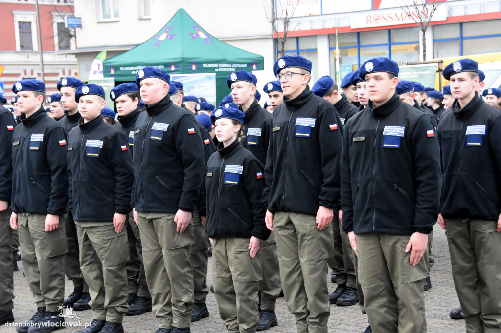 Ślubowanie kadetów ZSA na Placu Wolności