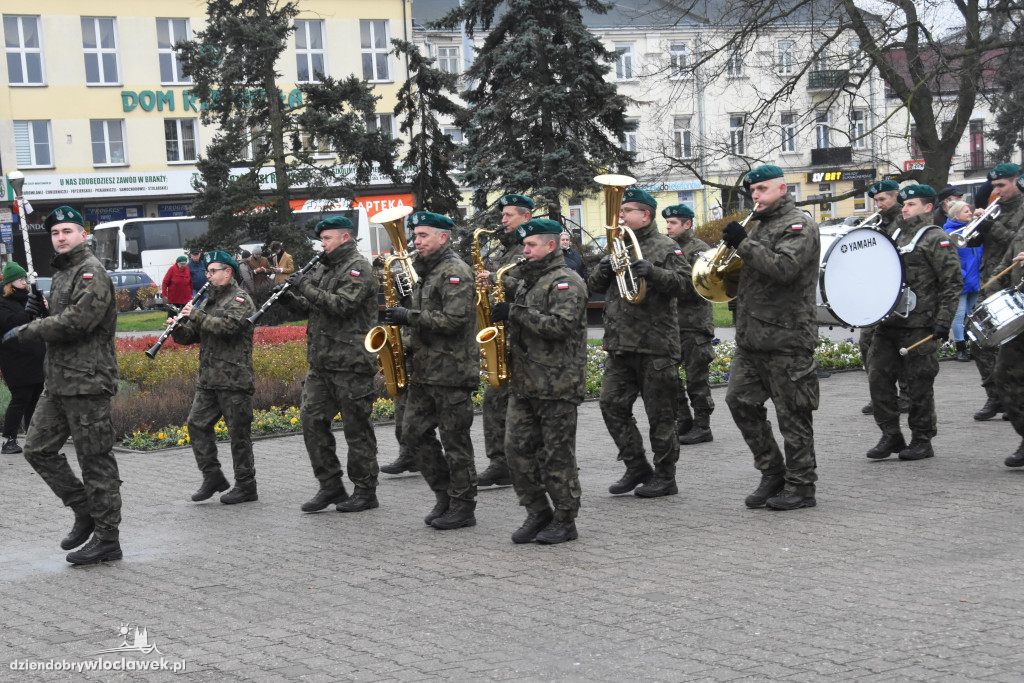 Ślubowanie kadetów ZSA na Placu Wolności