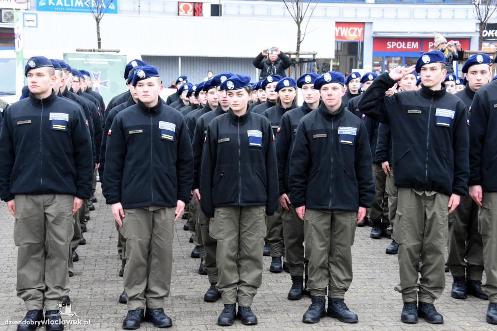 Ślubowanie kadetów ZSA na Placu Wolności