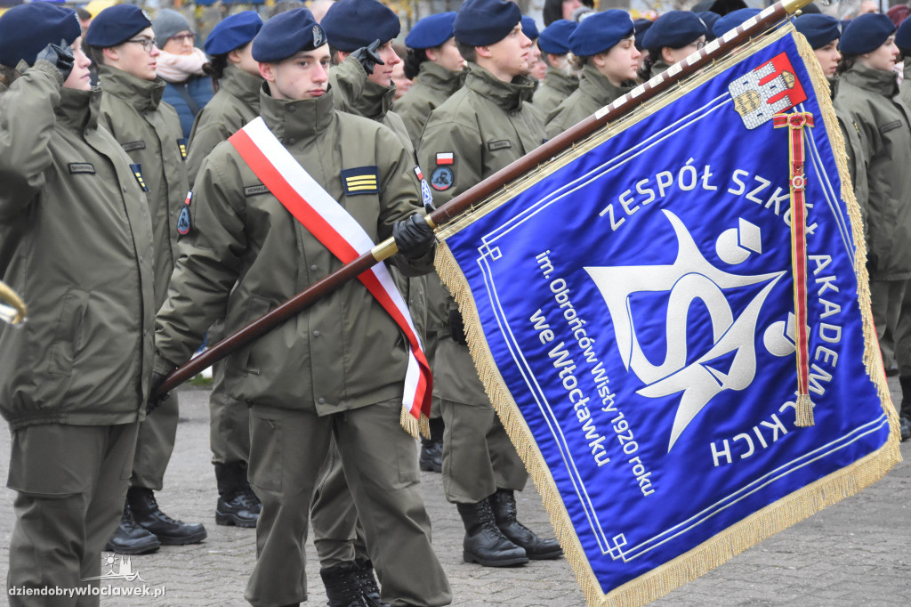 Ślubowanie kadetów ZSA na Placu Wolności