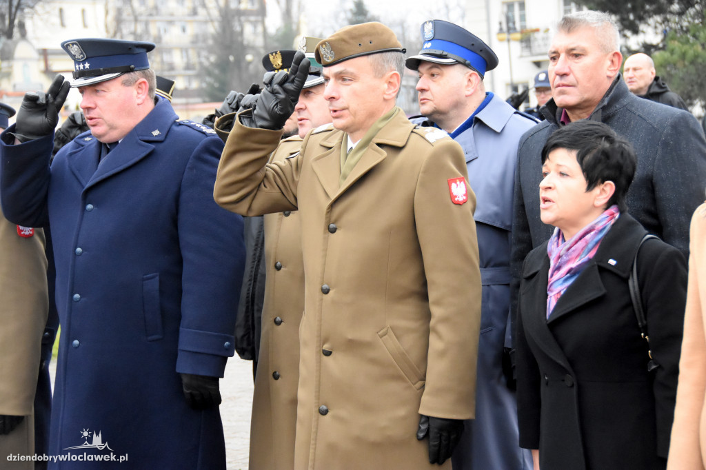 Ślubowanie kadetów ZSA na Placu Wolności