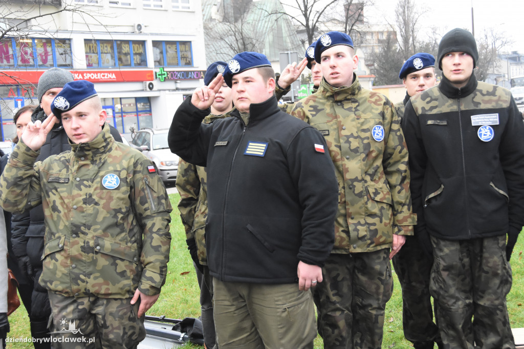 Ślubowanie kadetów ZSA na Placu Wolności