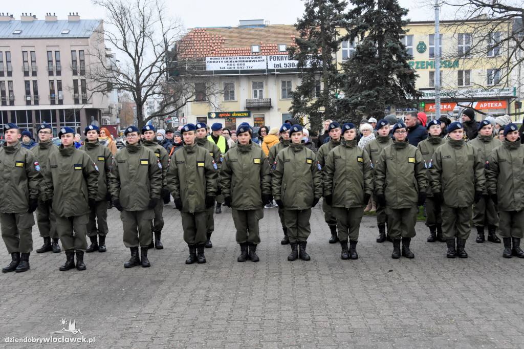 Ślubowanie kadetów ZSA na Placu Wolności