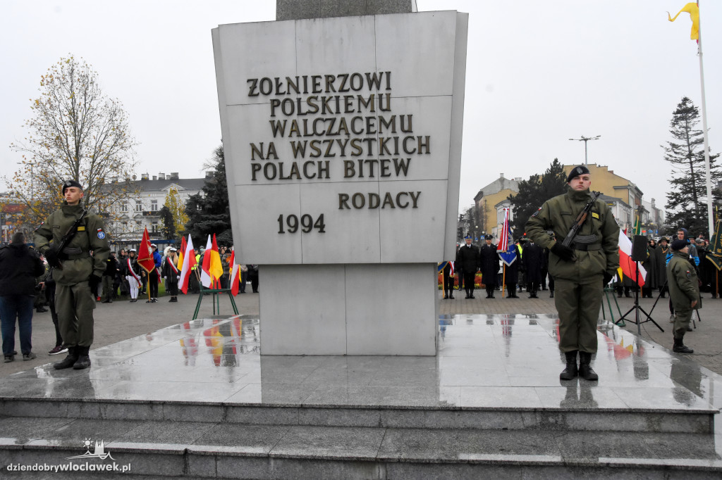 Ślubowanie kadetów ZSA na Placu Wolności