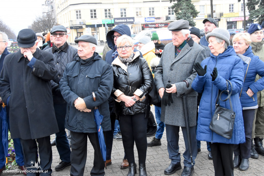 Ślubowanie kadetów ZSA na Placu Wolności