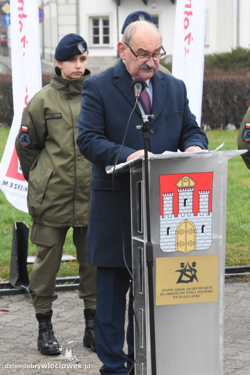 Ślubowanie kadetów ZSA na Placu Wolności