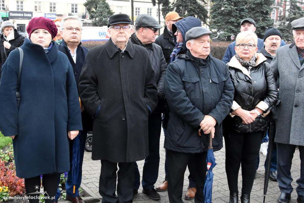 Ślubowanie kadetów ZSA na Placu Wolności