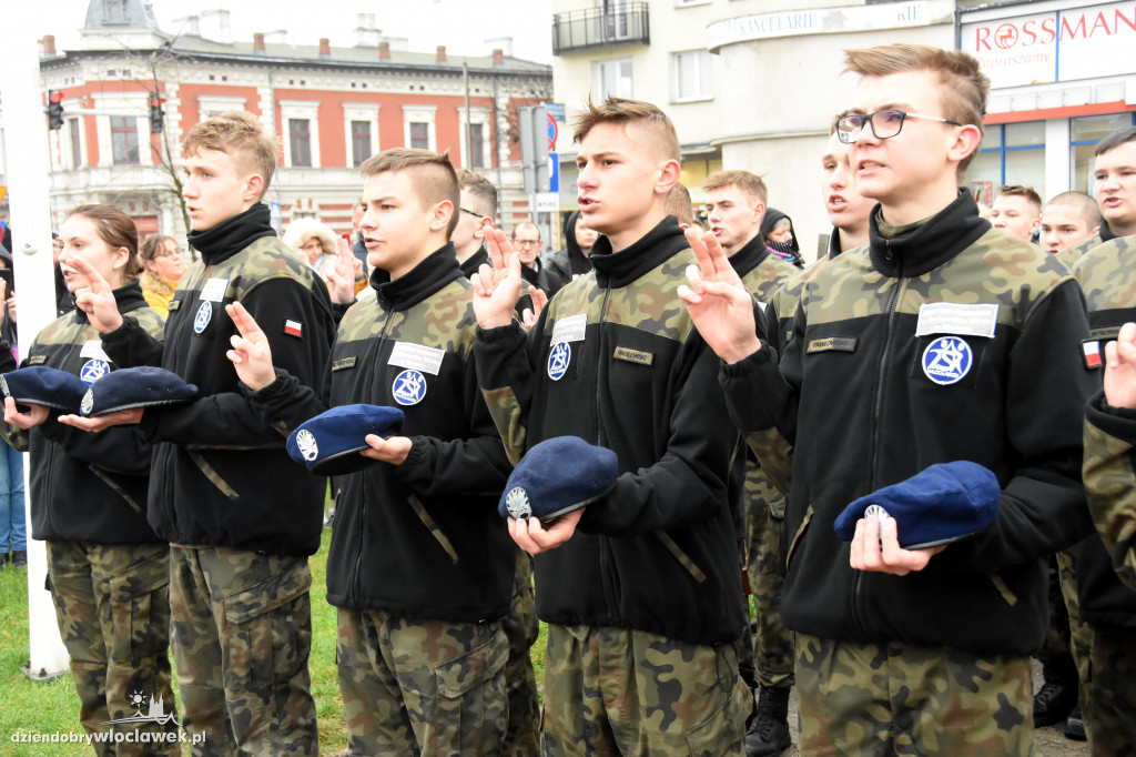 Ślubowanie kadetów ZSA na Placu Wolności