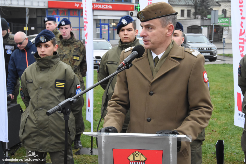 Ślubowanie kadetów ZSA na Placu Wolności